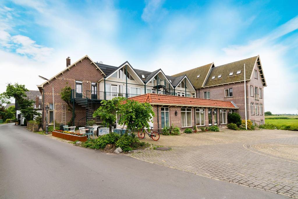 Hotel Orion Kaag Екстериор снимка
